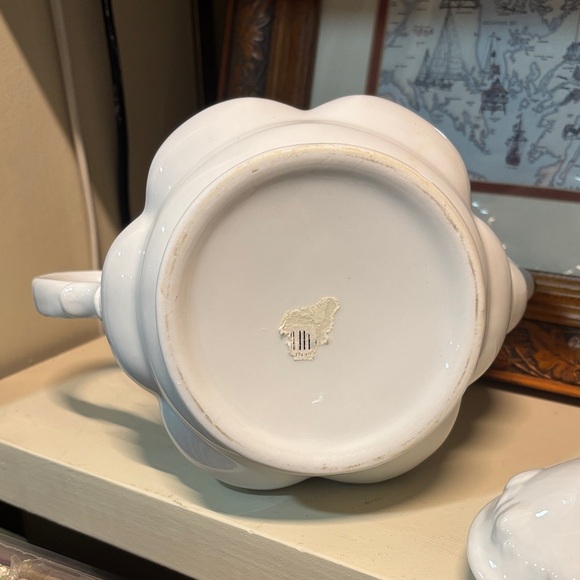 Godinger & Company White Teapot with Rose Border - Picture 8 of 9